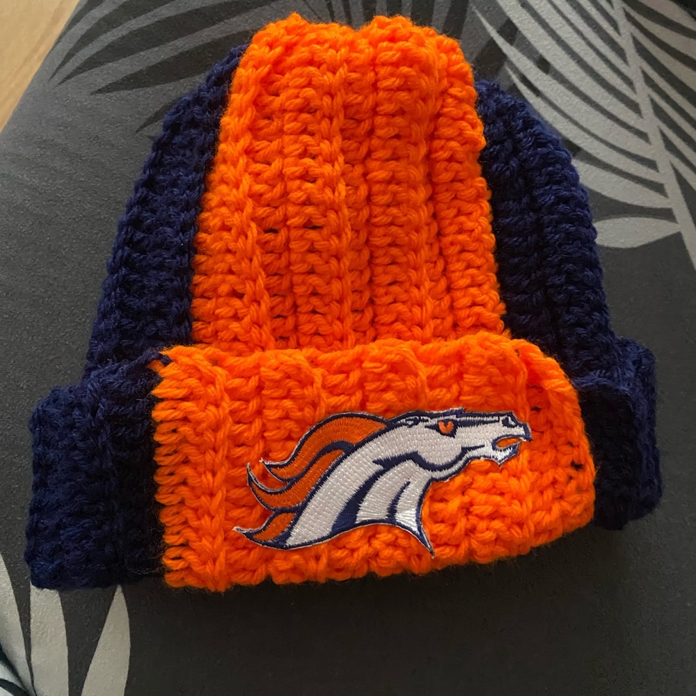 Team Beanies - Picture 3 of 16